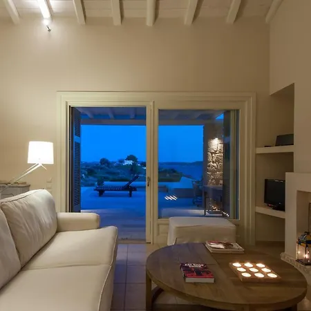 Phaedrus Living: Seaview Luxury Villa Chrysanthemum *