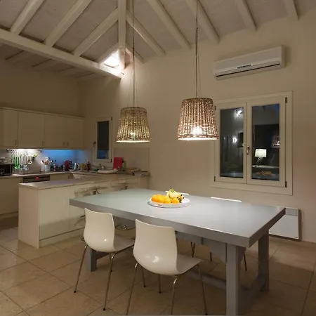 Vila Phaedrus Living: Seaview Luxury Villa Chrysanthemum Kranidi